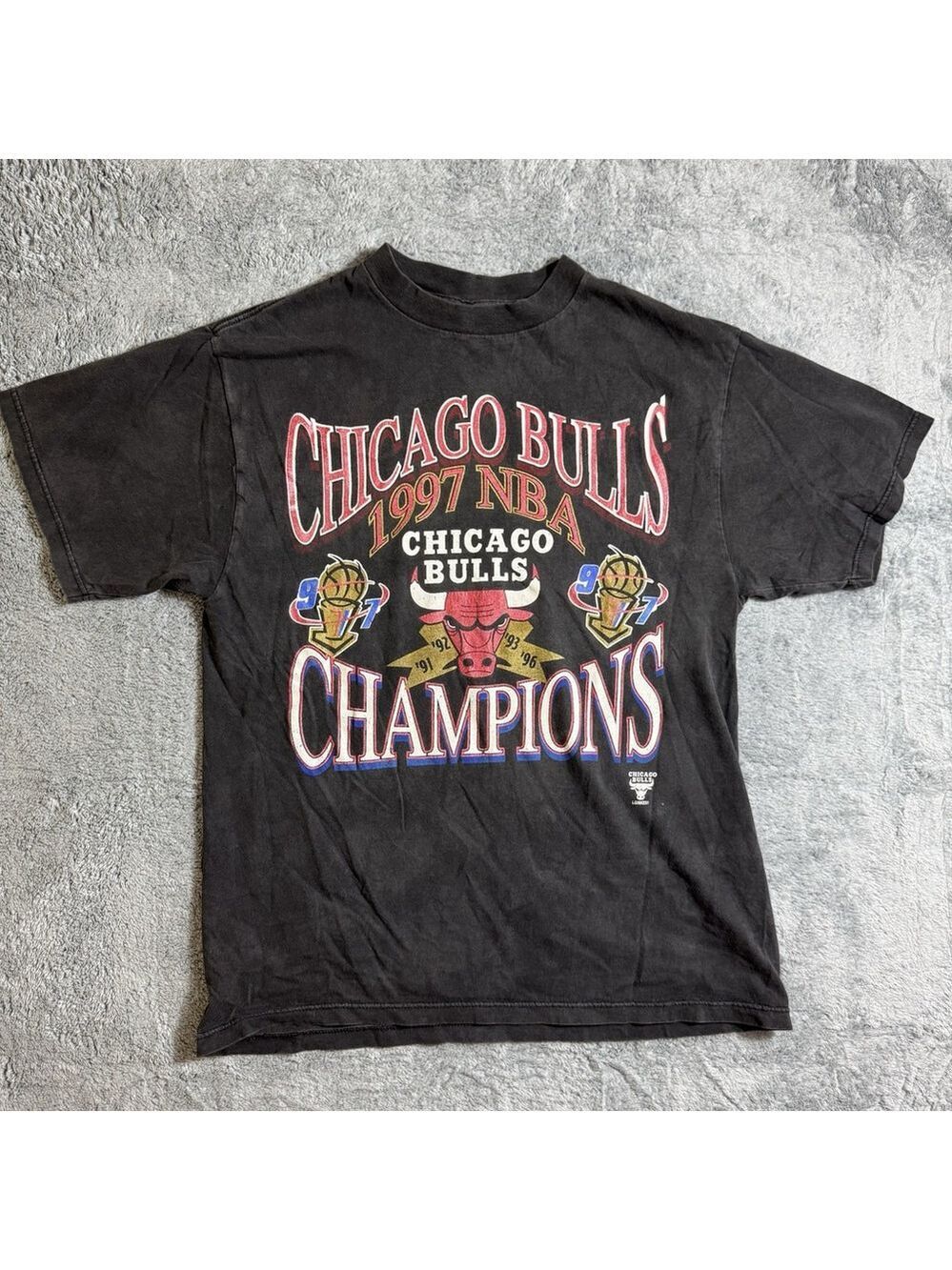 Vintage Chicago Bulls Shirt Mens Large 1997 NBA Basketball Champions Logo 7 90s